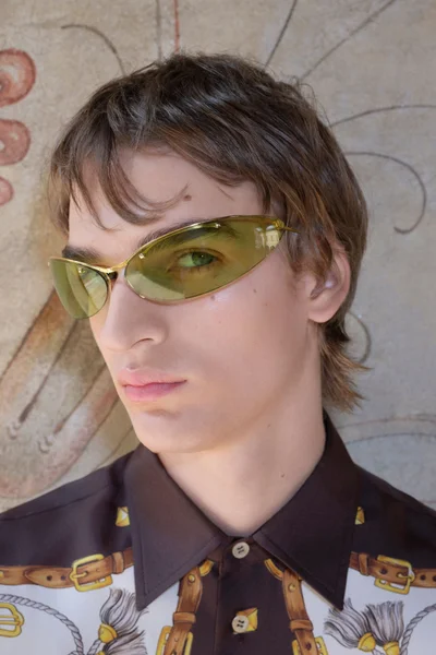 Look 32